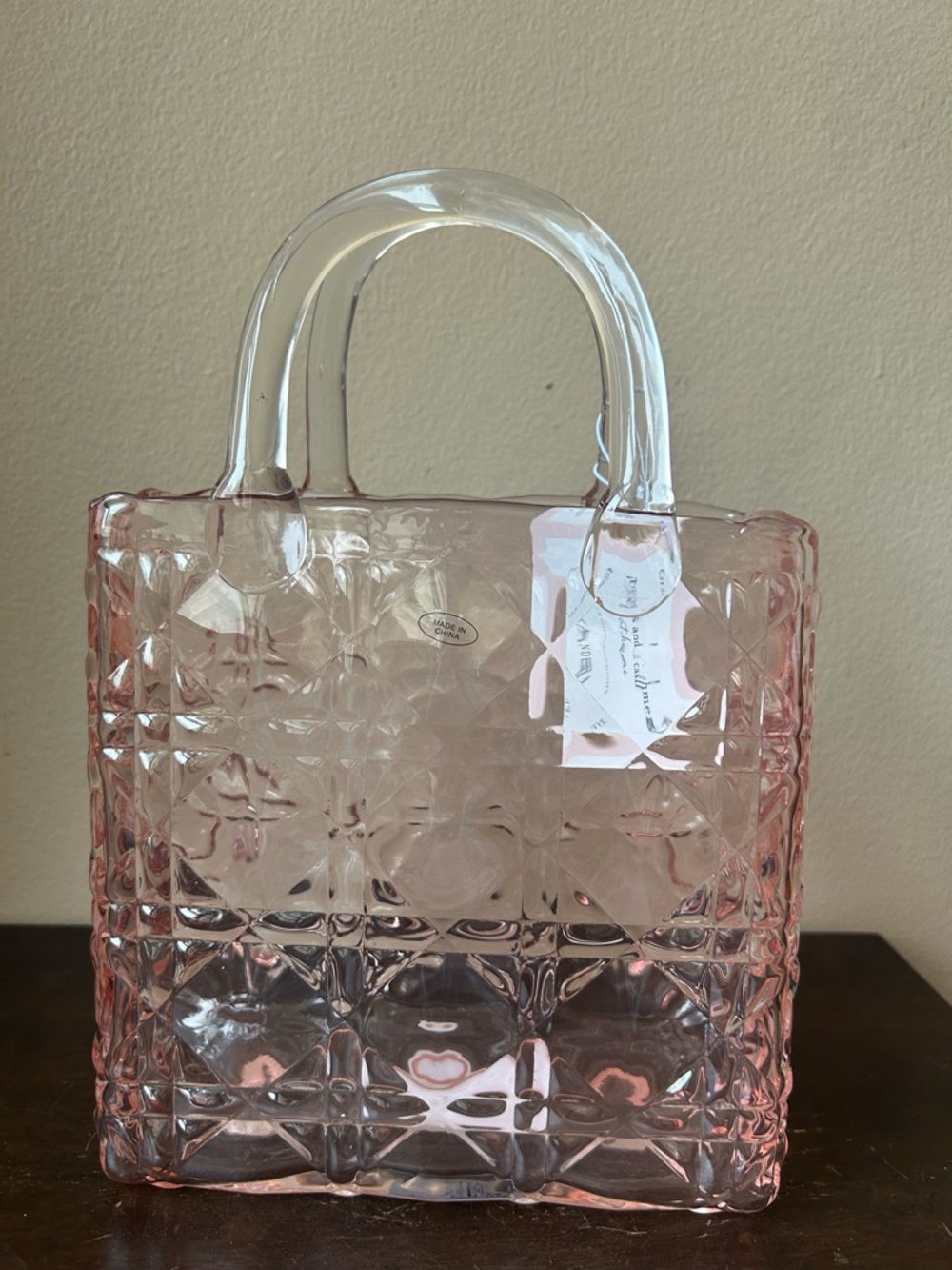 Cupcakes & Cashmere Glass Vase Pink Lady Handbag Quilted Design New - Picture 2 of 4